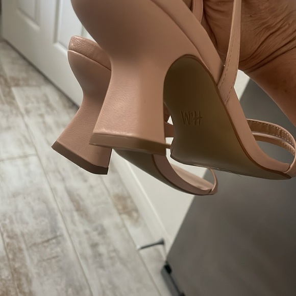 H&M tan heels - Picture 6 of 9